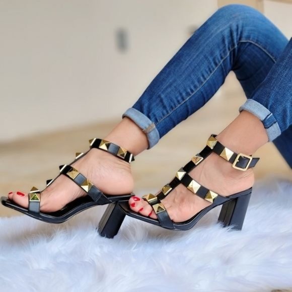 Studded Strappy Chunky Heels Sandals Black Color - Picture 2 of 6